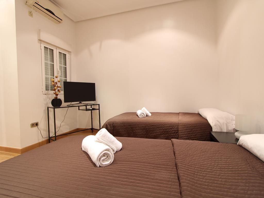 Apartamentos Good Stay Prado Madrid Room photo